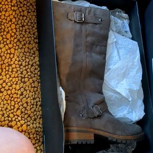 KENNETH COLE REACTION • TOUGH IT OUT • Women’s size 7.5 Tall Boot